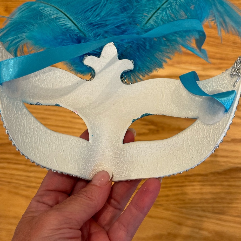 Masquerade Peacock Light Blue Feather Mask Mardi Gras Costume Silver Jewel - Picture 4 of 5